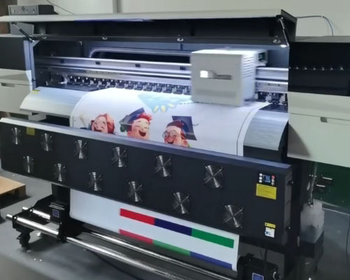 解析煥圖四頭戶外寫真機如何實現廣告批量高速生產